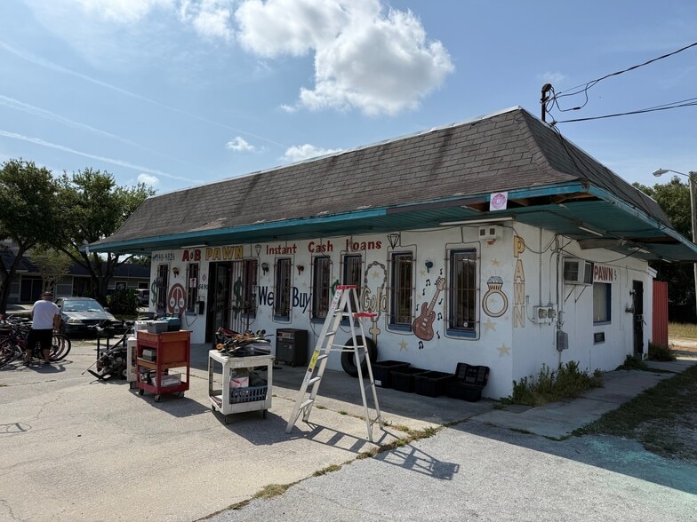 5688-5690 Park Blvd, Pinellas Park, FL for lease - Building Photo - Image 2 of 11