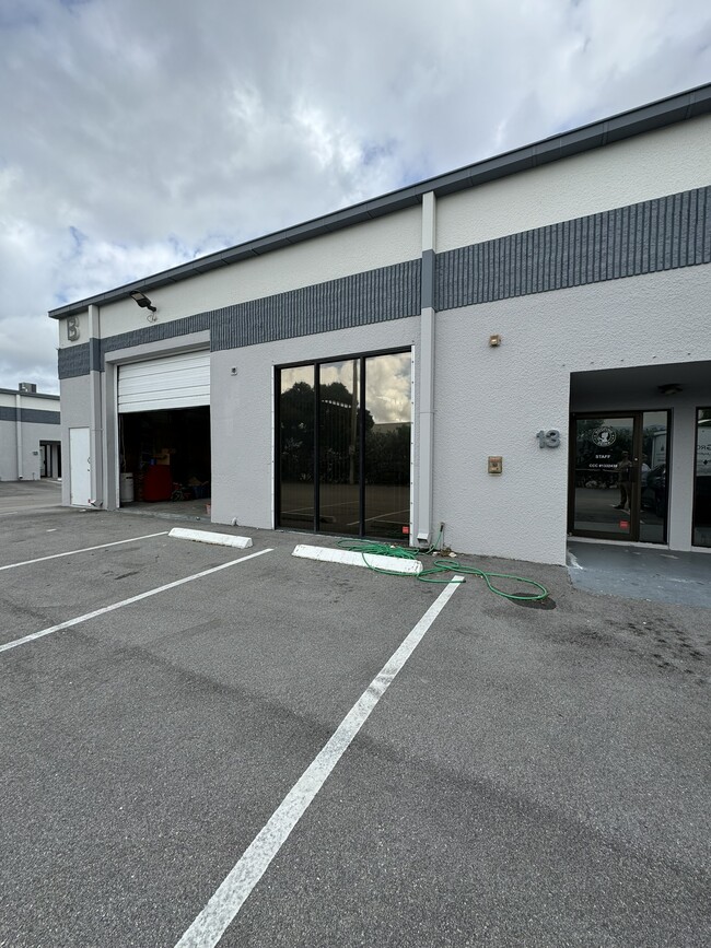 Plus de détails pour 3111 Fortune Way, Wellington, FL - Local d'activités, Industriel à louer