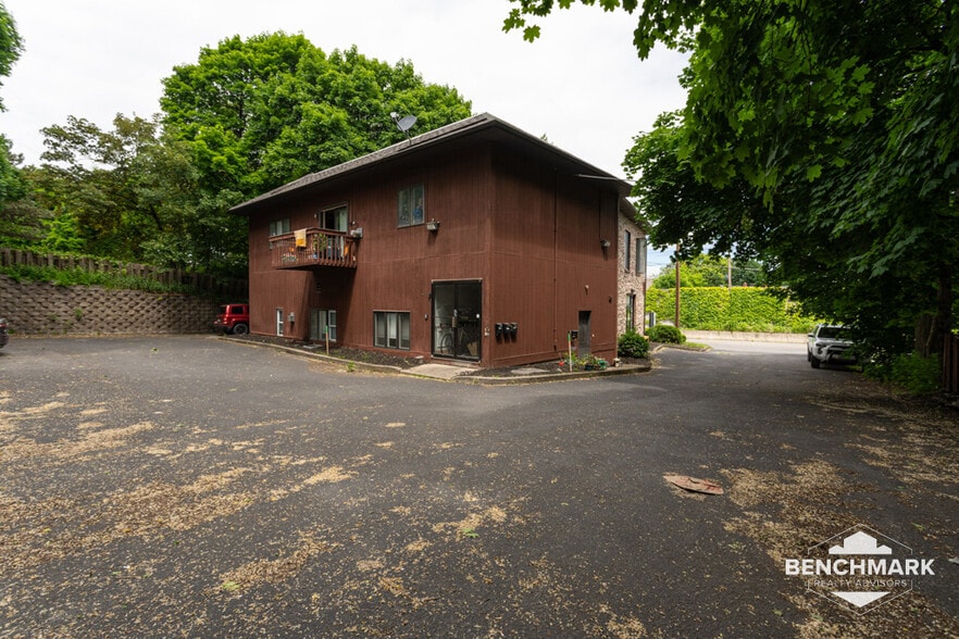 241 Norris Dr, Rochester, NY for lease - Building Photo - Image 3 of 6