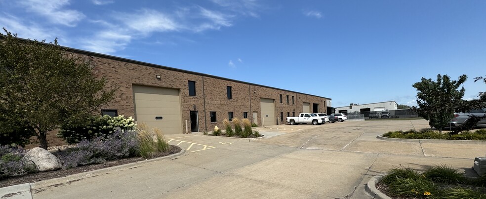 1125 SE Westbrooke Dr, Waukee, IA for lease - Building Photo - Image 3 of 11