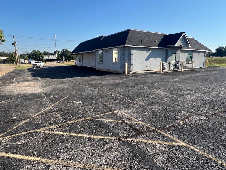 1800 W Pioneer Pky, Arlington, TX for lease - Building Photo - Image 3 of 10