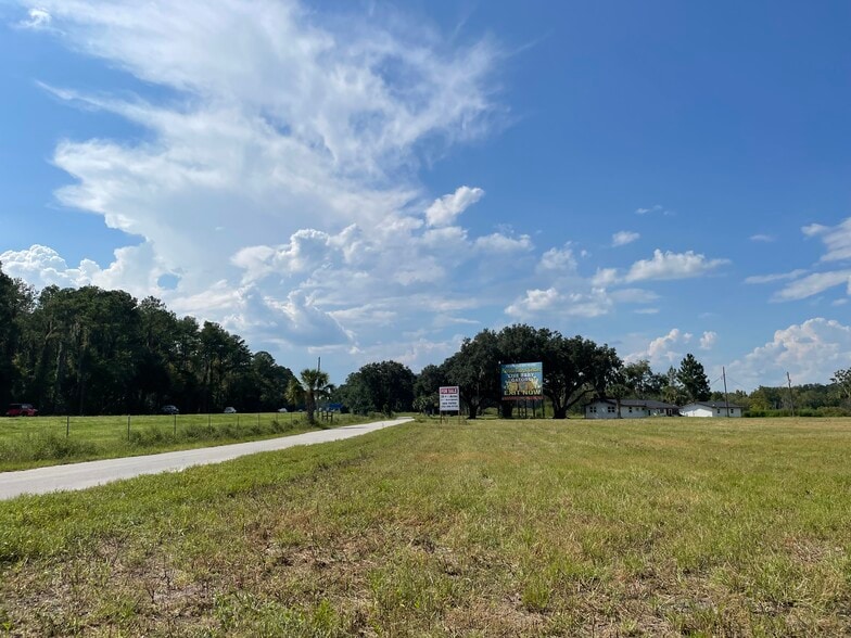 4102 County Rd 181, Wildwood, FL à vendre - Photo du bâtiment - Image 2 de 14