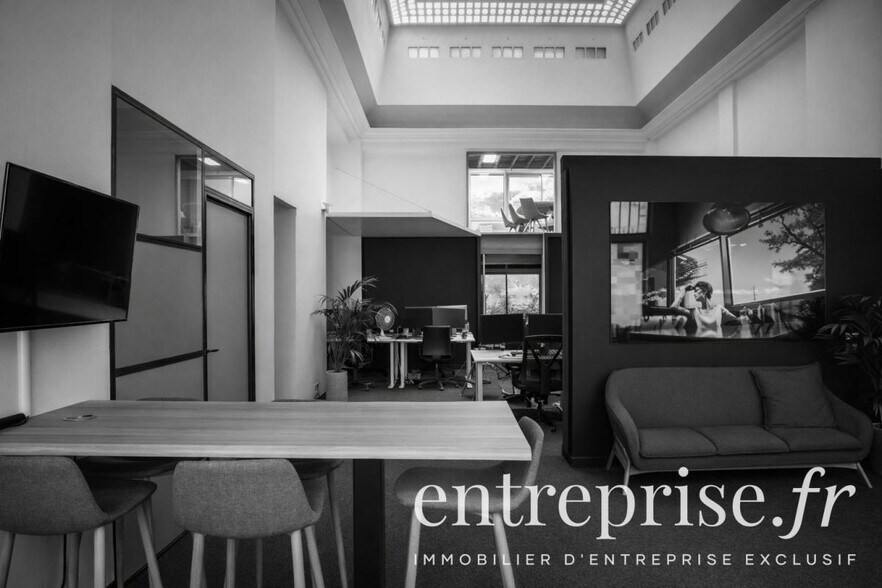 Bureau dans Angers à louer - Photo du bâtiment - Image 1 de 12