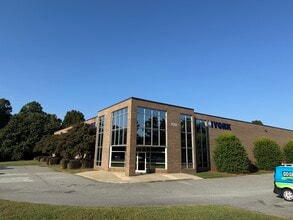 7001 Cessna Dr, Greensboro, NC for lease Interior Photo- Image 2 of 3