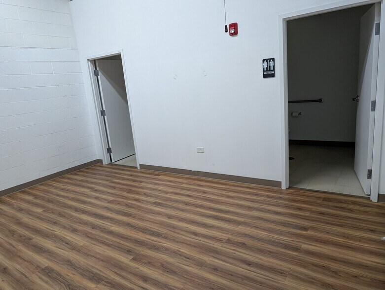 1957 Quincy Ct, Glendale Heights, IL à louer - Photo du bâtiment - Image 3 de 7