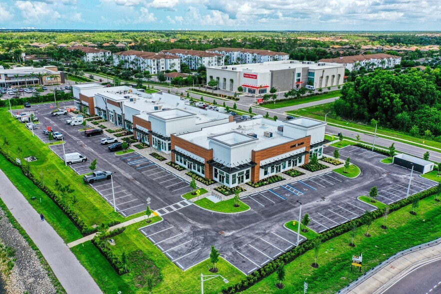 8710 Addison Place Dr, Naples, FL à louer - Photo du bâtiment - Image 1 de 11