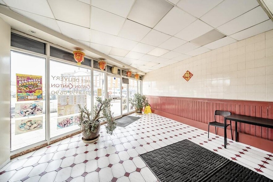 Mollison Way, Edgware for sale - Building Photo - Image 3 of 11