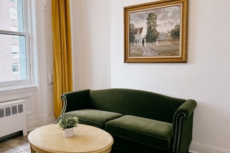 16 E 79th St, New York, NY à louer Photo intérieure- Image 2 de 8