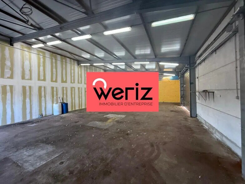 Flex in Aubagne for lease - Interior Photo - Image 2 of 4