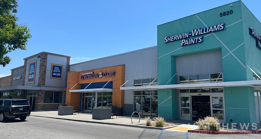 Garfield Ave, South Gate, CA à louer - Photo du bâtiment - Image 2 de 3