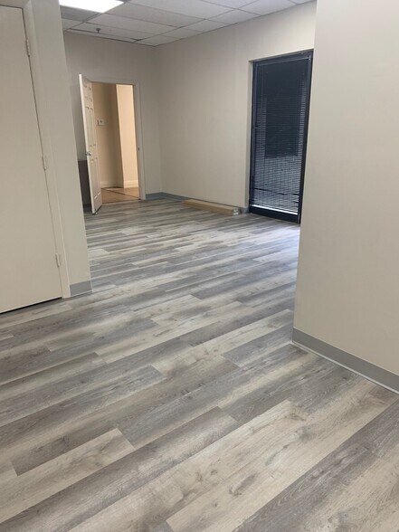 1020 NW 6th St, Deerfield Beach, FL à louer - Photo du bâtiment - Image 3 de 17