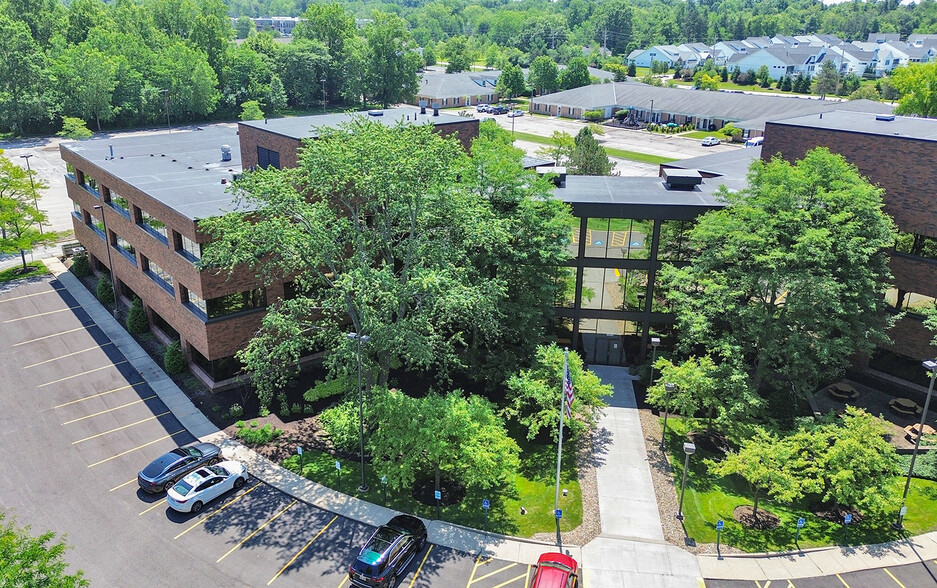 6000 Parkland Blvd, Mayfield Heights, OH à louer - Photo du bâtiment - Image 1 de 13