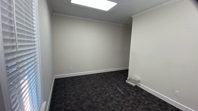 1640 Powers Ferry Rd SE, Marietta, GA for lease Interior Photo- Image 2 of 4