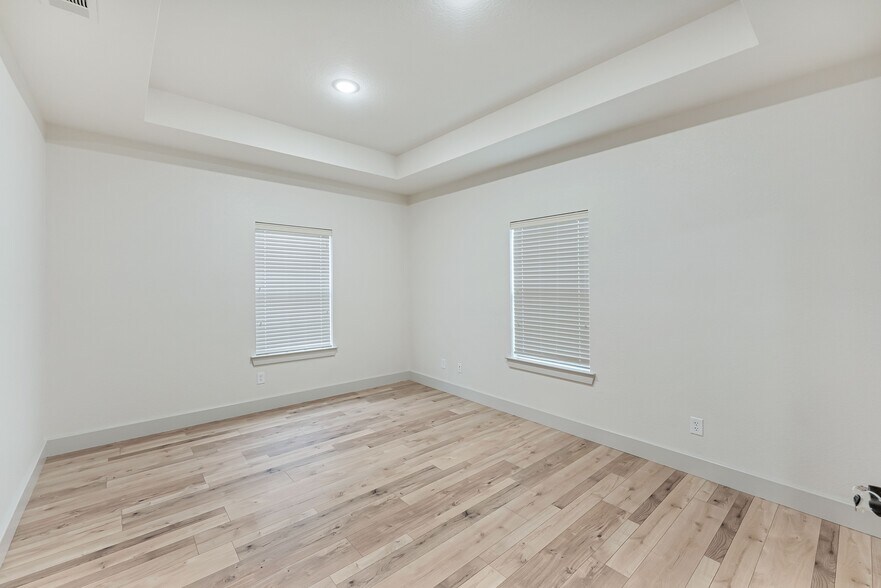 8201 Mid Cities Blvd, North Richland Hills, TX à vendre - Photo du bâtiment - Image 2 de 9