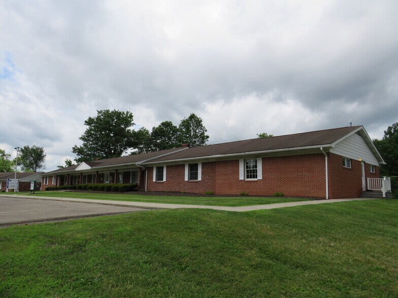 432 Hillcrest Ave, Grove City, PA for sale - Primary Photo - Image 1 of 2