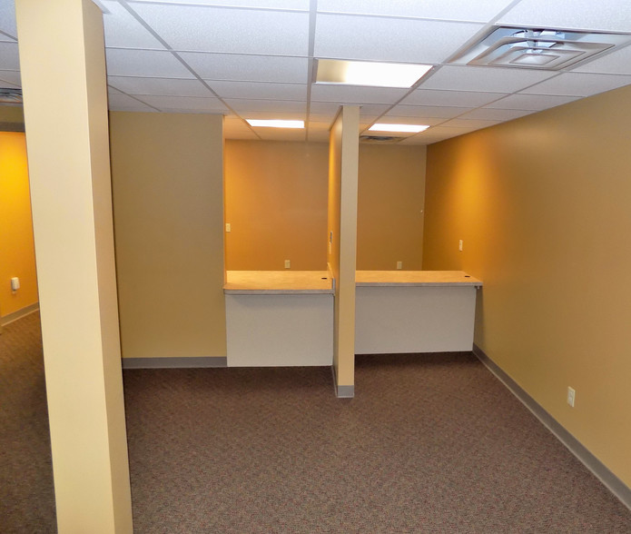 1142 National Pike, Hopwood, PA for lease - Interior Photo - Image 2 of 8