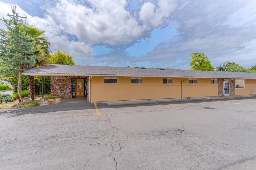 151 W Washington St, Stayton, OR for lease - Building Photo - Image 2 of 44