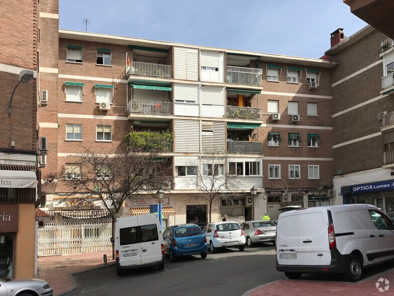 Plaza San Juan, 1, Pozuelo de Alarcón, Madrid à louer - Photo principale - Image 1 de 2