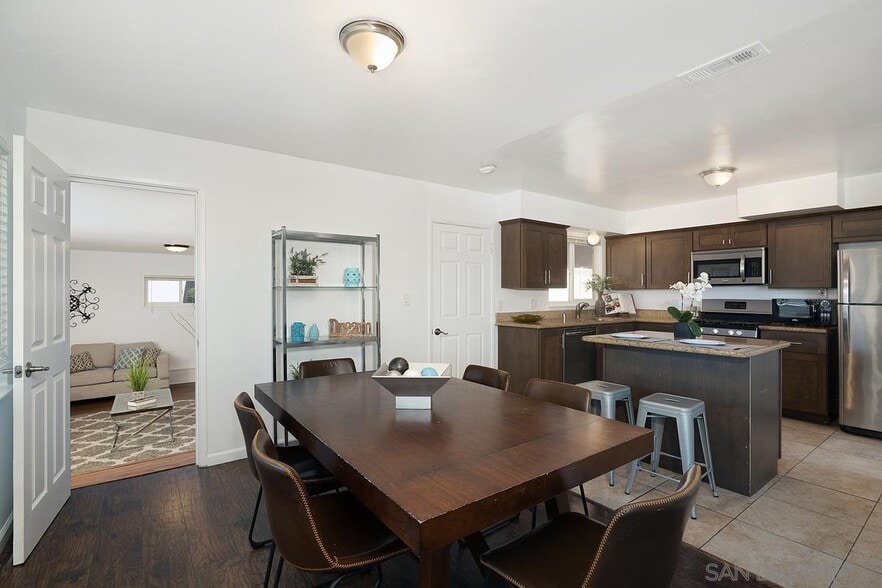 5935 Joel Ln, La Mesa, CA for sale - Interior Photo - Image 1 of 2