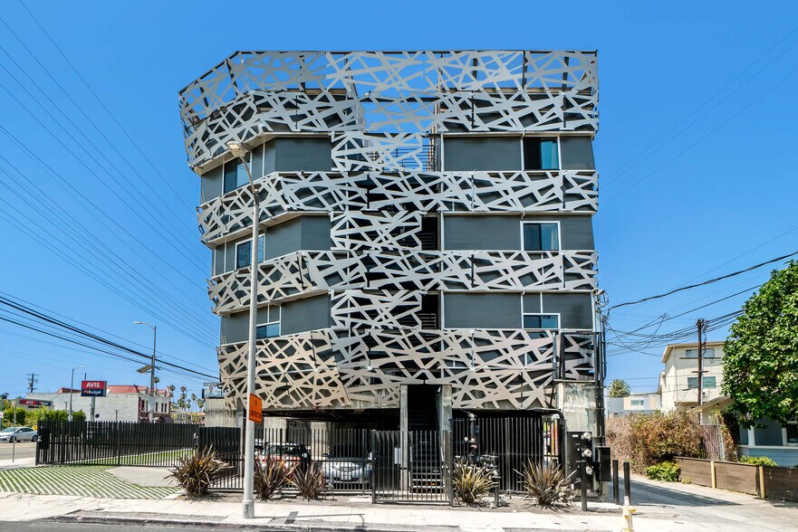 2434 Lincoln Blvd, Venice, CA à louer - Photo du bâtiment - Image 3 de 13