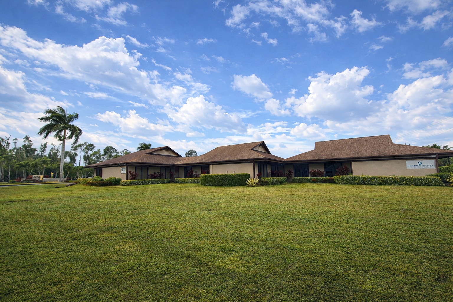12734 Kenwood Ln, Fort Myers, FL for sale Primary Photo- Image 1 of 8