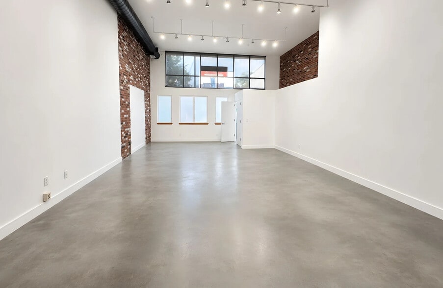 243-247 Boerum St, Brooklyn, NY à louer - Photo du bâtiment - Image 3 de 6