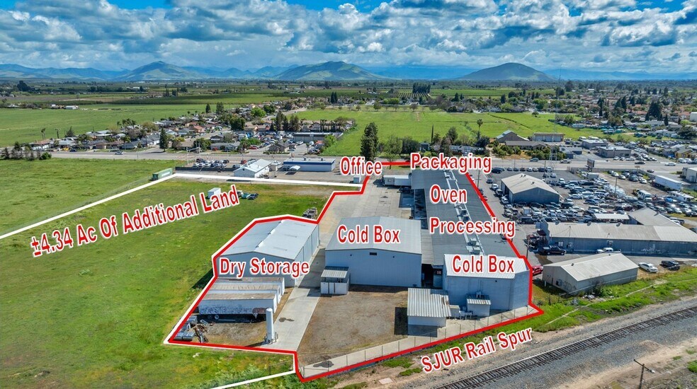 89-101 Academy Ave, Sanger, CA à vendre - Photo du bâtiment - Image 2 de 12