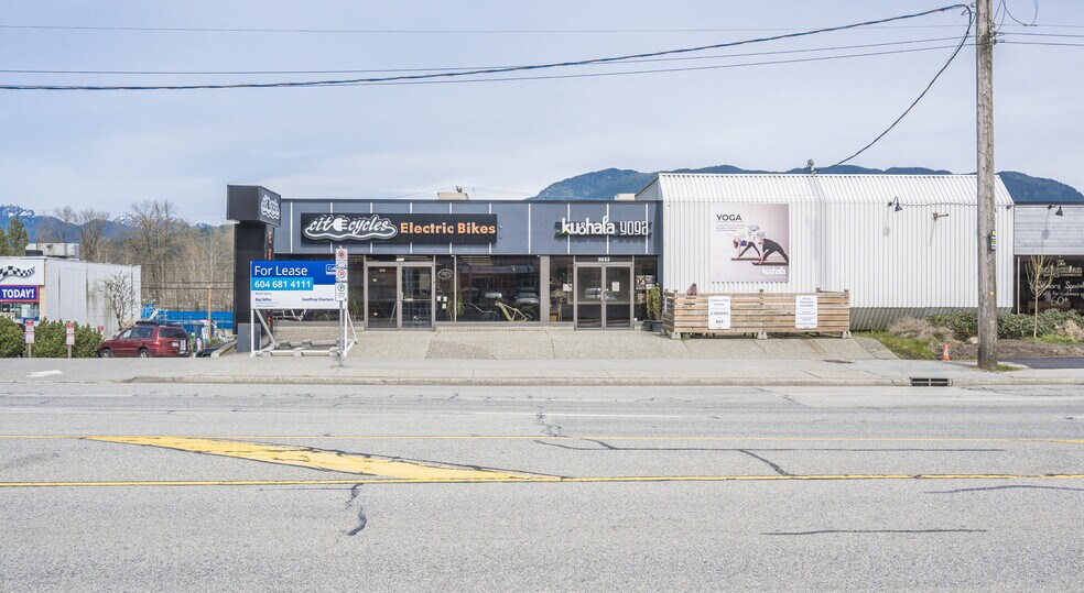 3030 St. Johns St, Port Moody, BC à louer - Photo du bâtiment - Image 2 de 4