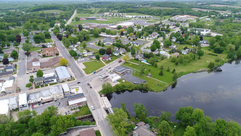 132 E Main St, Hortonville, WI for lease - Building Photo - Image 3 of 4