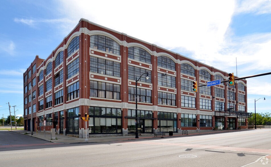 2495 Main St, Buffalo, NY à louer - Photo du bâtiment - Image 3 de 20