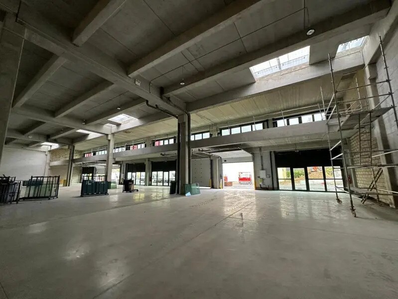 Industrial in Bobigny for lease Interior Photo- Image 1 of 11