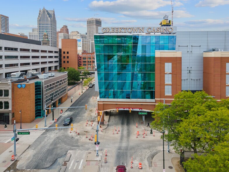 546-570 Monroe St, Detroit, MI à louer - Photo du bâtiment - Image 2 de 7