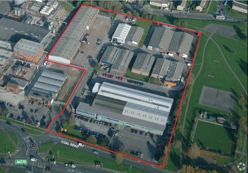 Coal Rd, Leeds à louer - Aérien - Image 2 de 7