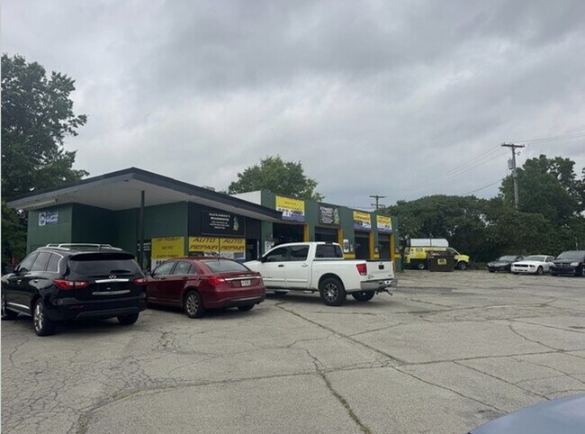 More details for 5202 Mahoning Ave, Youngstown, OH - Retail for Sale