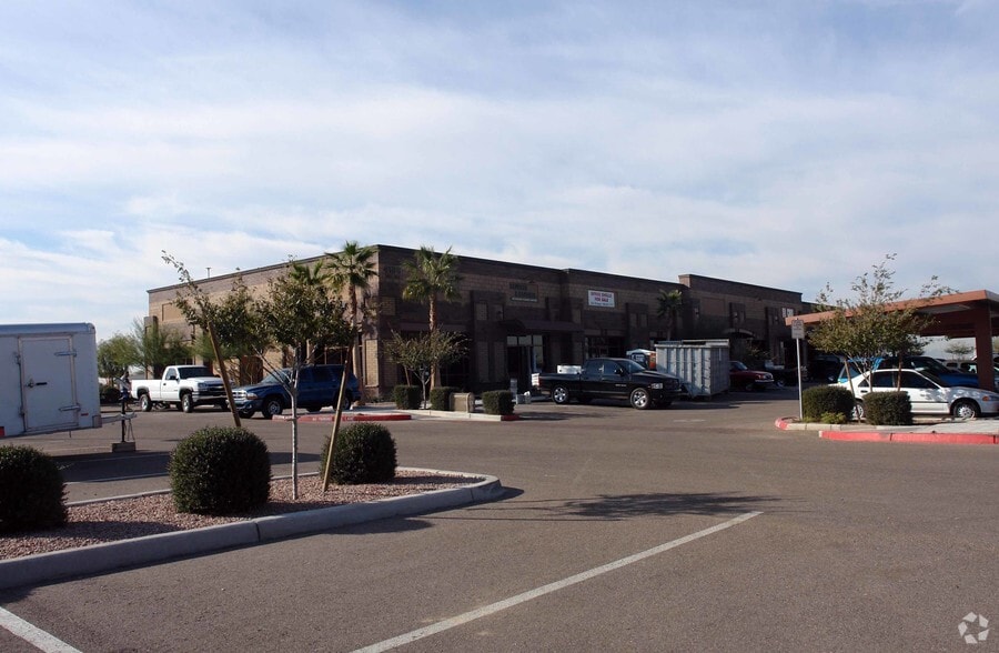 6859 E Rembrandt Ave, Mesa, AZ à louer - Photo du bâtiment - Image 2 de 9