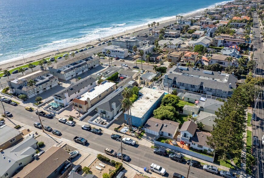 160 Hemlock Ave, Carlsbad, CA à vendre - Photo du bâtiment - Image 3 de 4