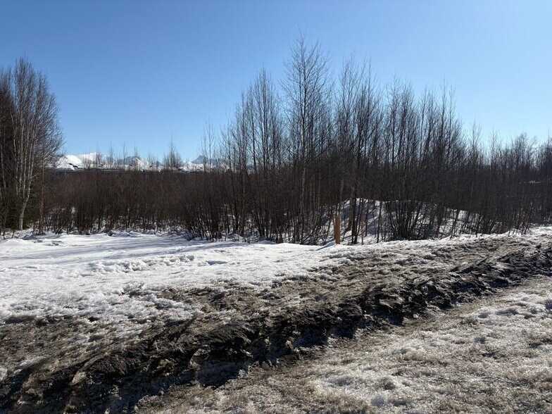 7319 Brayton Dr, Anchorage, AK à vendre - Photo du bâtiment - Image 2 de 5
