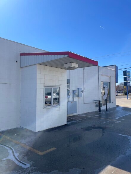 904 S Air Depot Blvd, Oklahoma City, OK à vendre - Photo du bâtiment - Image 3 de 8