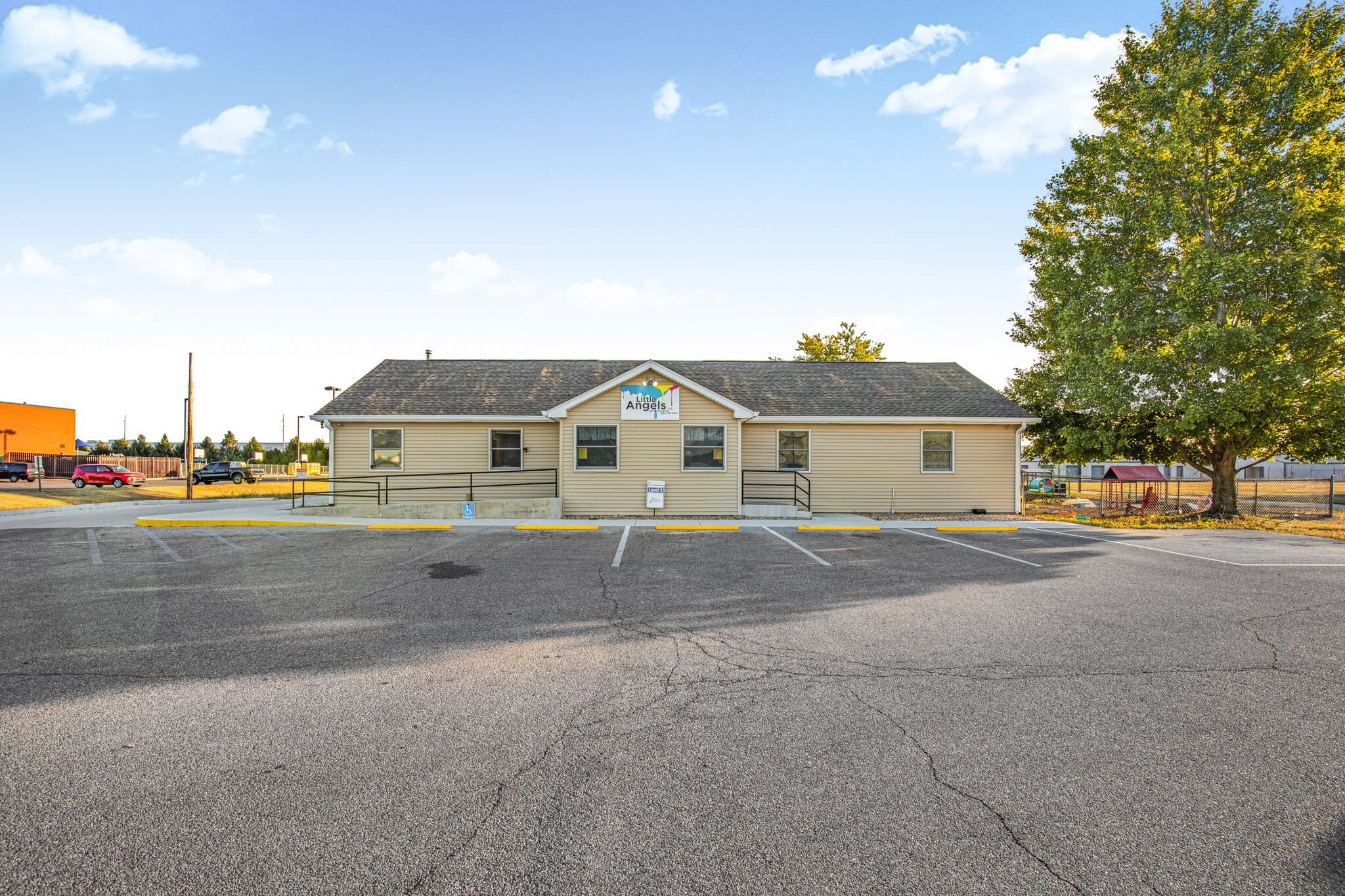 925 Hendricks Dr, Lebanon, IN for sale Primary Photo- Image 1 of 50