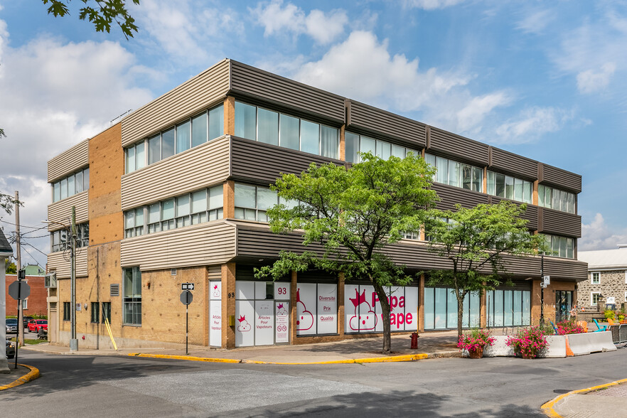 85 Rue Saint-Charles O, Longueuil, QC for lease - Building Photo - Image 1 of 12