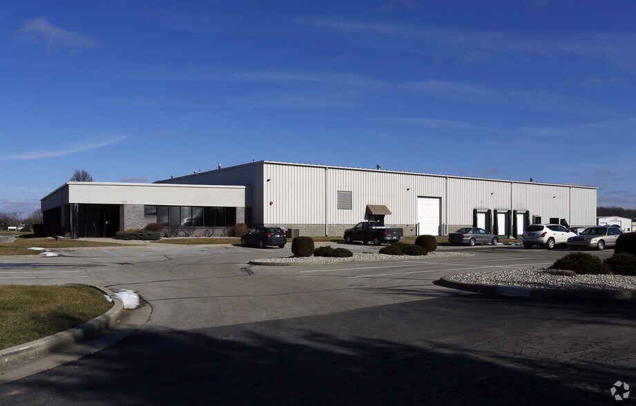 17005 Westfield Park Rd, Westfield, IN à louer - Photo du bâtiment - Image 3 de 17
