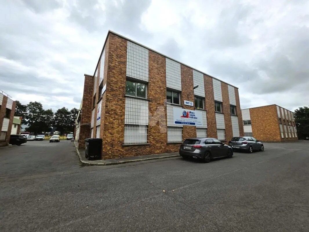 Office in Évry-Courcouronnes for lease Building Photo- Image 1 of 5