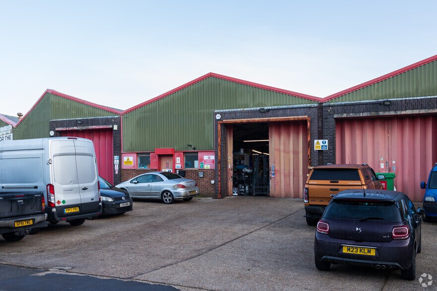 Victoria Rd, Ashford à louer - Photo du bâtiment - Image 3 de 5