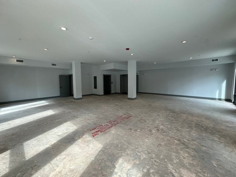 2702 Pelham Rd, Greenville, SC à louer - Photo du bâtiment - Image 3 de 11