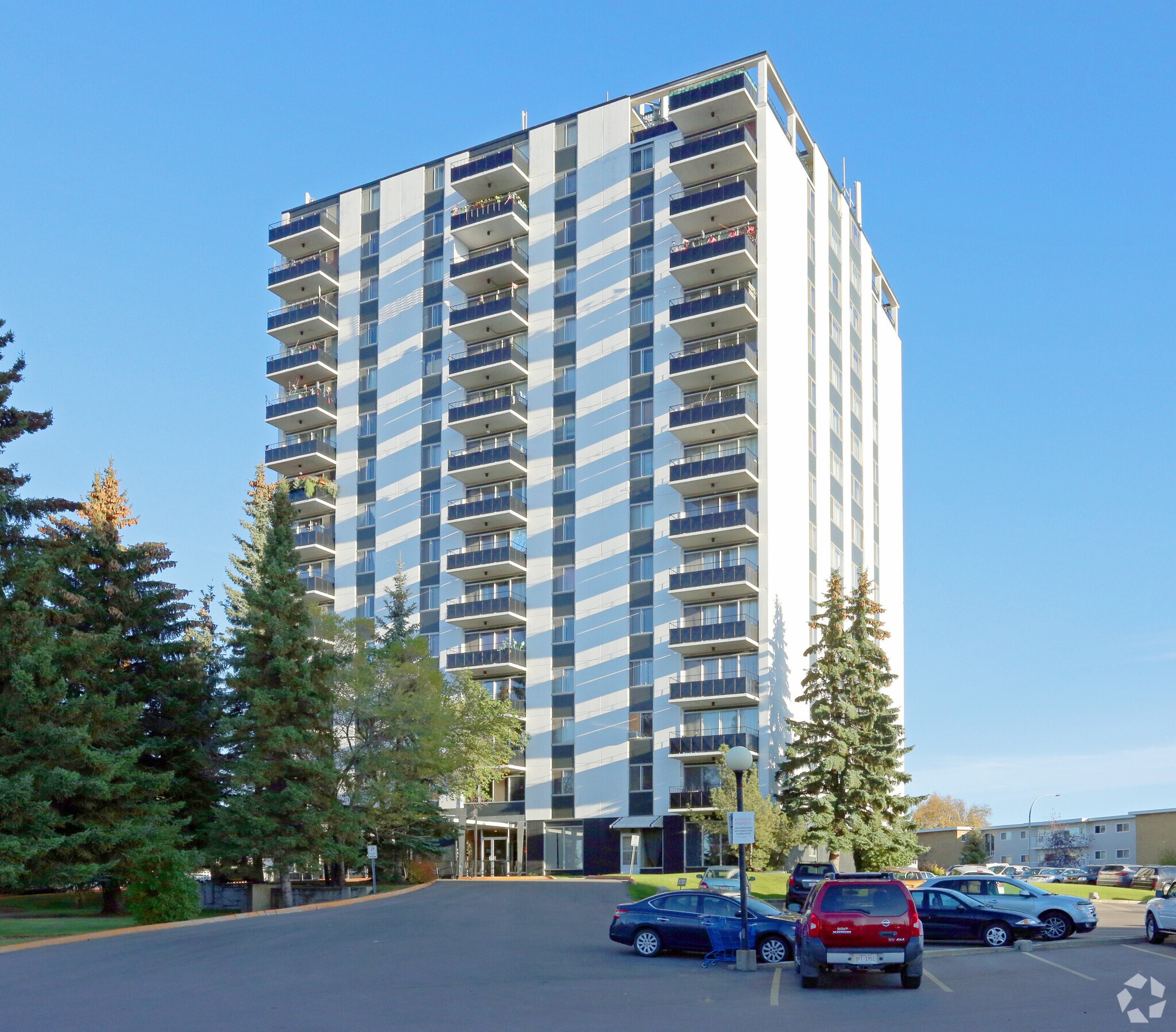 6205 101 Ave NW, Edmonton, AB à vendre Photo principale- Image 1 de 1