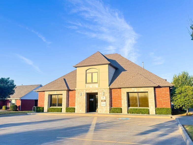920 Wall St, Norman, OK à louer - Photo principale - Image 1 de 2