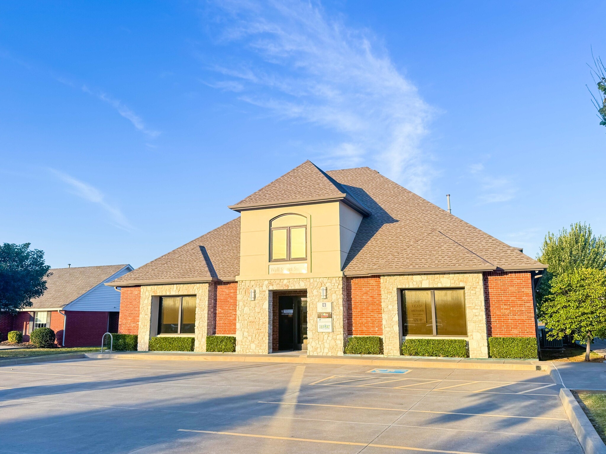 920 Wall St, Norman, OK for lease Primary Photo- Image 1 of 3