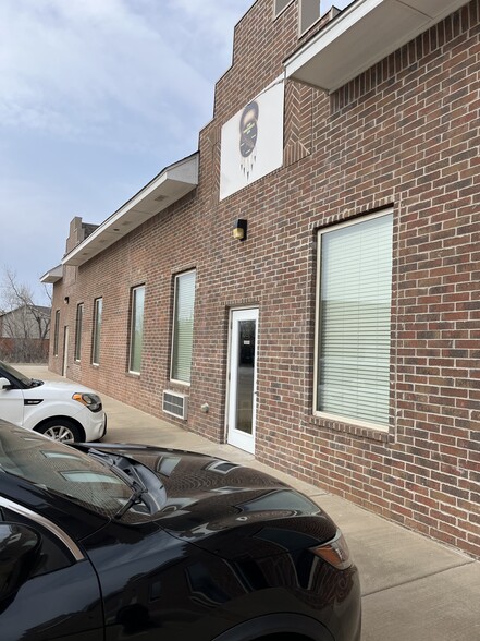 1421 S Fretz Dr, Edmond, OK for lease - Building Photo - Image 2 of 4