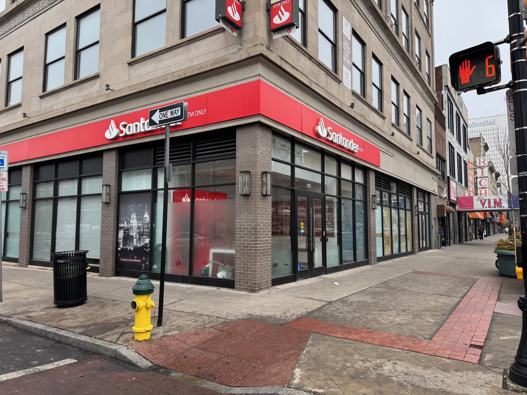869 Broad St, Newark, NJ for lease Primary Photo- Image 1 of 5