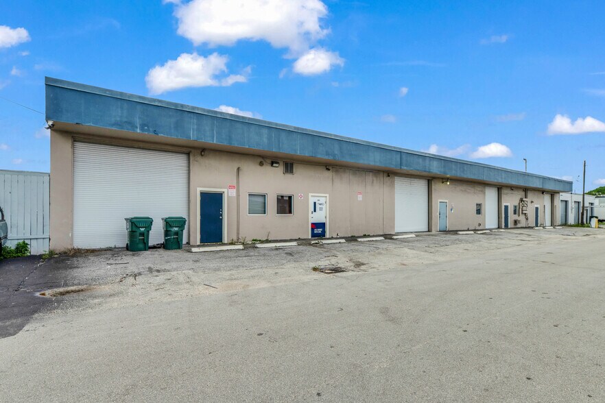 224 NE 32nd Ct, Oakland Park, FL à louer - Photo du bâtiment - Image 3 de 19